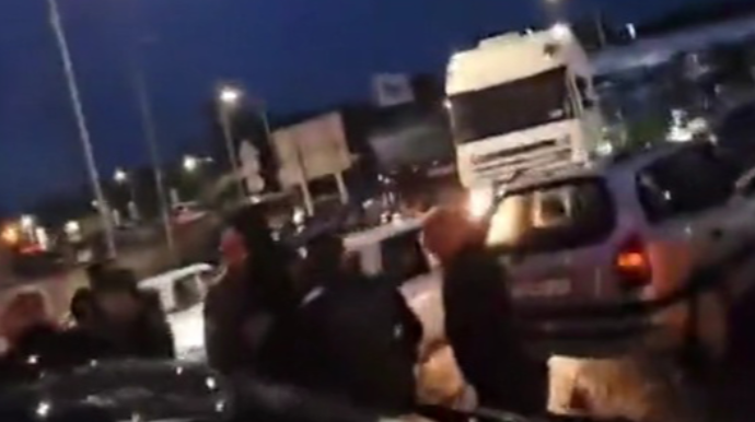 Ermənistan-Gürcüstan yolu bağlanıb - VİDEO