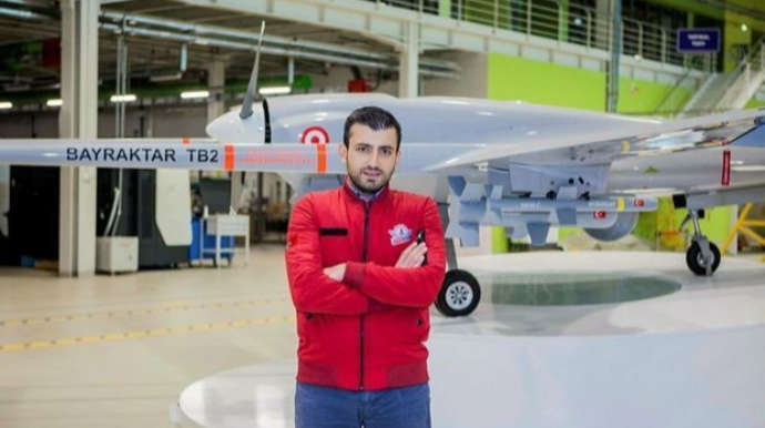 Bayraktar “WhatsApp”dan imtina etdi  - FOTO