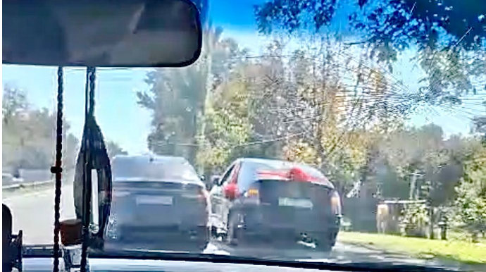 Qəbələdə toy kortejini “yarışa” çevirən “Prius” sürücüsü - 77-EL-784   - VİDEO