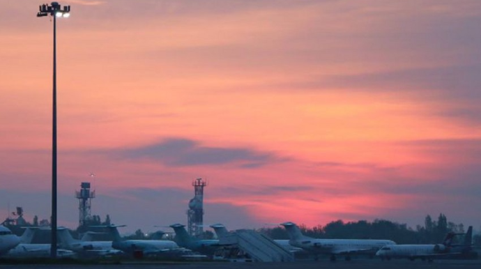 Almatı aeroportu tranzit reyslərin təyyarələrinə yanacaq verməyi dayandırıb 