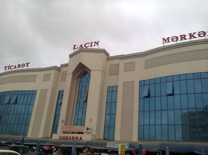 "Laçın" ticarət mərkəzindən qızıl-zinət əşyaları oğurlanıb