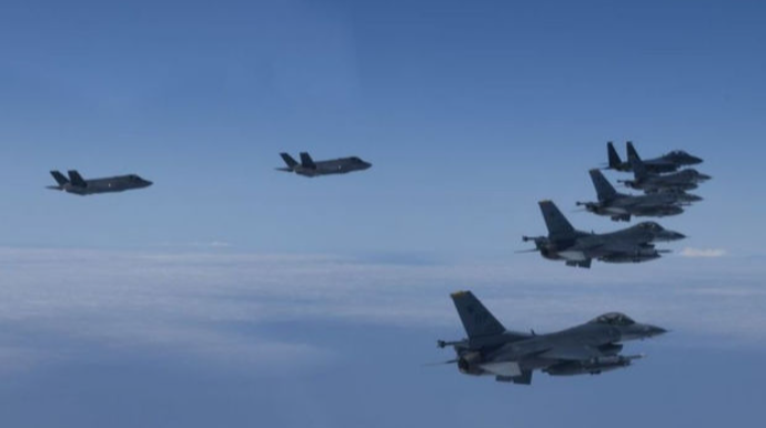 Cənubi Koreya KXDR-in 180 döyüş təyyarəsini hərəkətə gətirdiyini açıqlayıb 