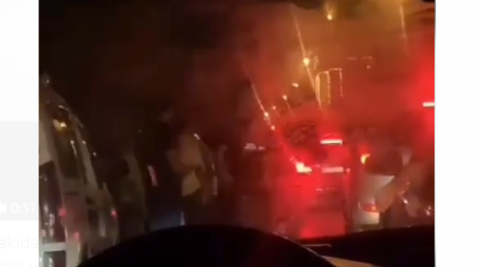 Bakıda qəza yerində dava düşdü:  polis və təcili yardım gəldi  - VİDEO