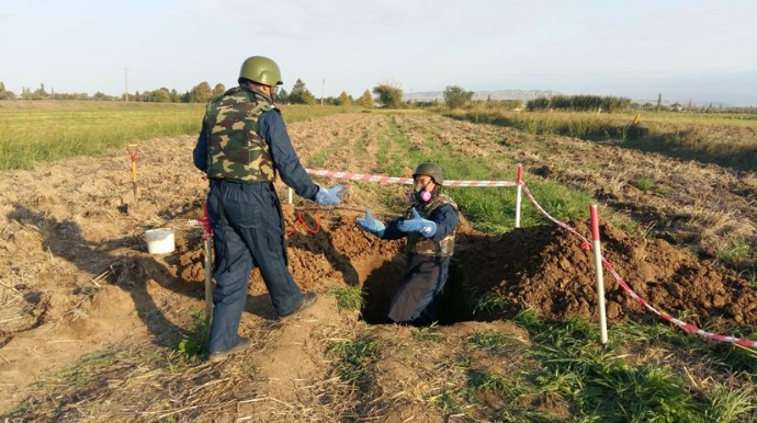Təmas xəttində top mərmiləri, raketlər, patronlar və mərmi qalıqları tapılıb  - FOTO