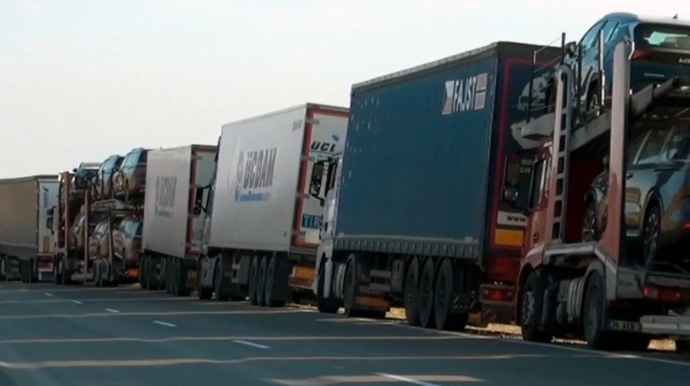 Gömrük-keçid məntəqələrində 600-dan çox yük maşını gözləyir