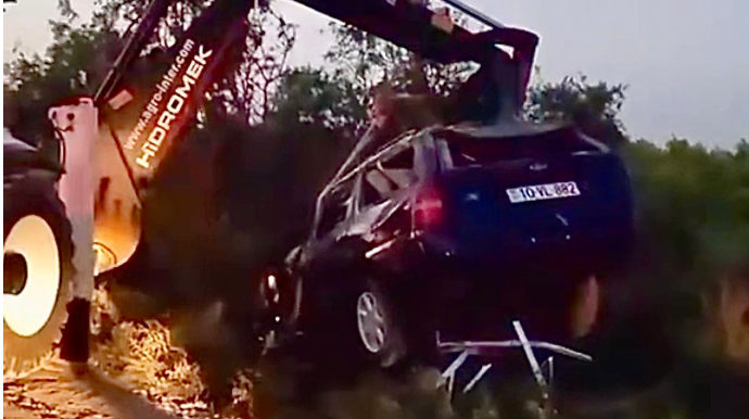 İdarəetmədən çıxan “Ford” kolluğa düşdü, sürücü xəsarət aldı    - VİDEO