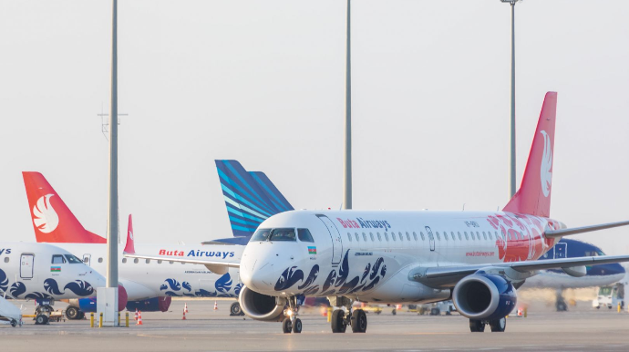 100 Azərbaycan vətəndaşı çarter reysi ilə Varşavadan Bakıya gətirilib - FOTO 