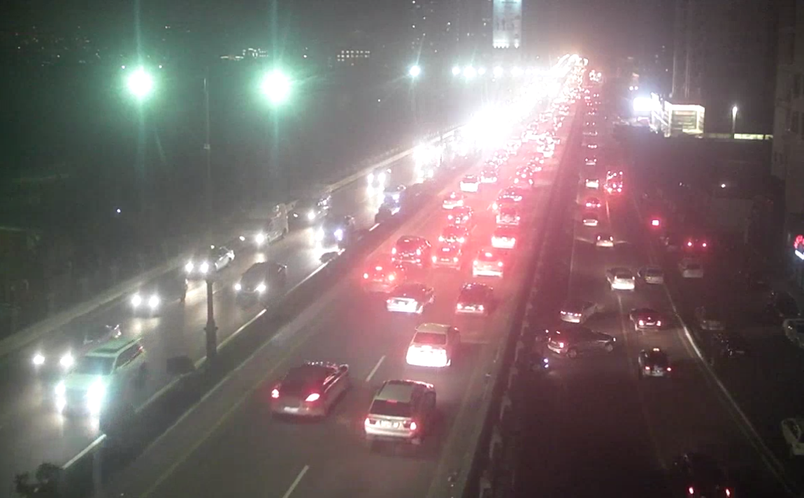 Bakının mərkəzi küçə və prospektlərində tıxac yaranıb - SİYAHI