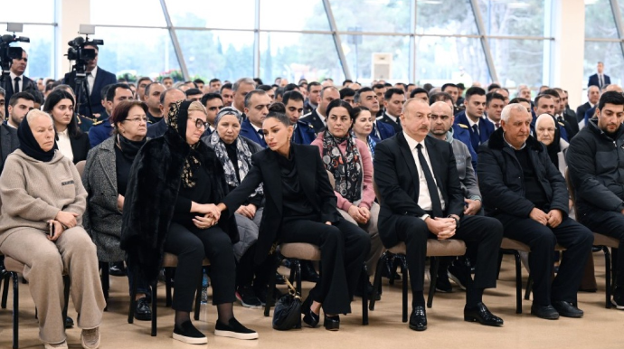 Prezident və birinci xanım ekipaj üzvlərinin vida mərasimində - FOTOLAR 