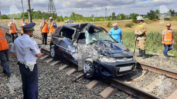 Yük qatarı “Lada” ilə toqquşdu;  sürücü öldü – FOTO 