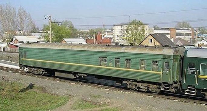 Məhbusları aparan vaqon alışıb