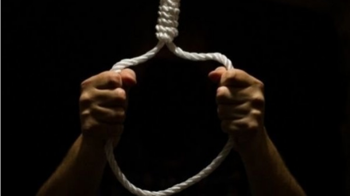 В Баку 39-летний мужчина покончил жизнь самоубийством