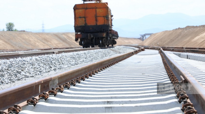 Yevlax-Bərdə dəmir yolu xətti yenidən qurulur 