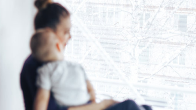 Bakıda binadan yıxılıb ölən körpə anasının qucağından düşüb - YENİLƏNİB 