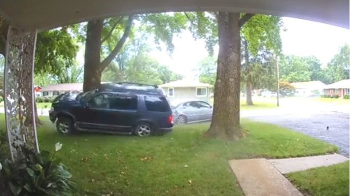 Qısqanc sürücü sevgilisinin maşınında başqa oğlan görüncə görün nələr etdi; toqquşma, təqib... - VİDEO