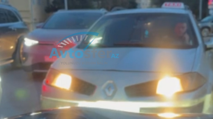 Qulağında telefonla əks yolla sürdü; başqalarını borclu çıxartdı - 10-RY-998 - VİDEO