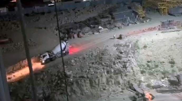 Yasamalda gecə saatlarında tikinti səsindən sakinlər NARAZIDIR - VİDEO 