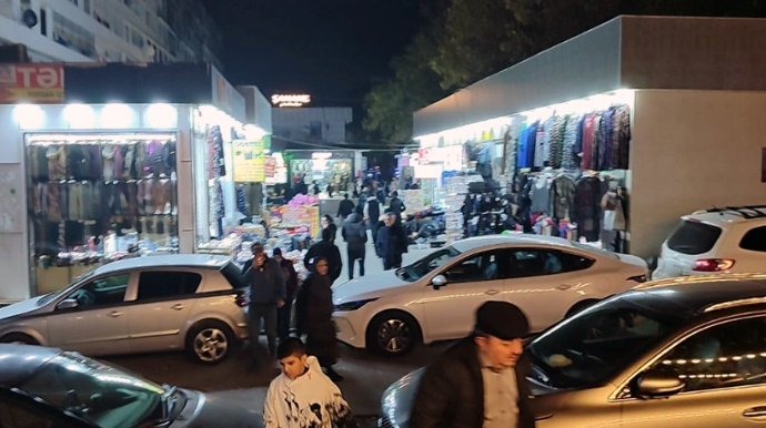 Транспортный коллапс у выхода из метро "Ахмедли" - ЖАЛОБА - ФОТО 