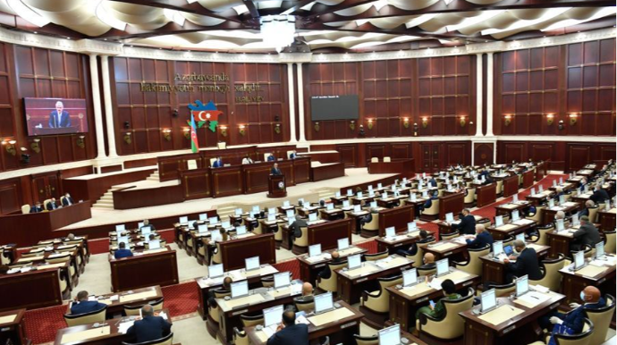 Deputatlar sabah 18 məsələni müzakirə edəcək 