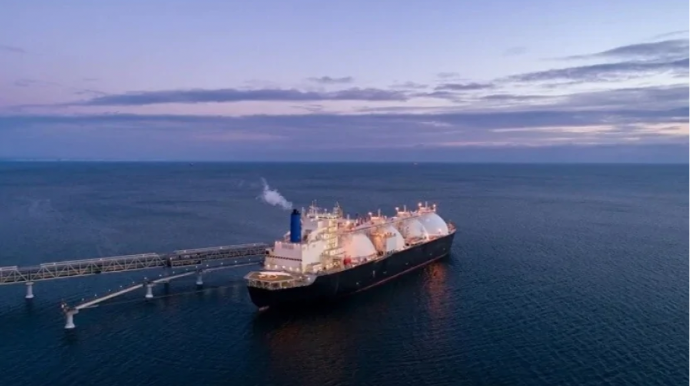 Rusiyanın nəhəng gəmisi VURULDU 