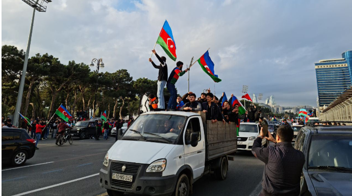 Bakıda qələbənin maraqlı görüntüləri - VİDEO - FOTO