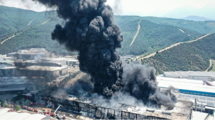 Fabrikdə partlayış oldu, 9 nəfər öldü 