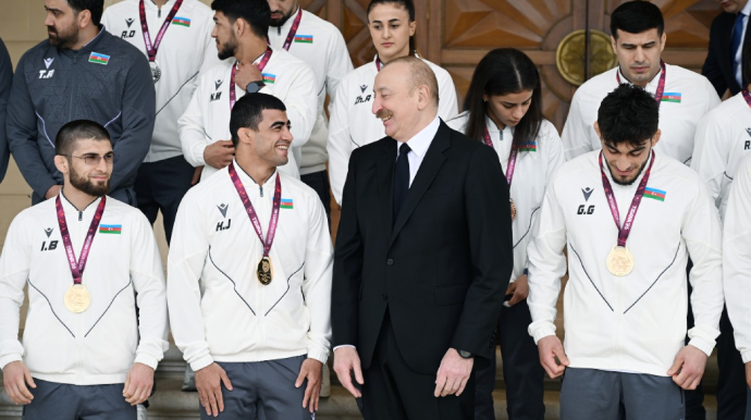 Prezident çempion olan güləşçiləri qəbul etdi   - FOTOLAR - YENİLƏNİB