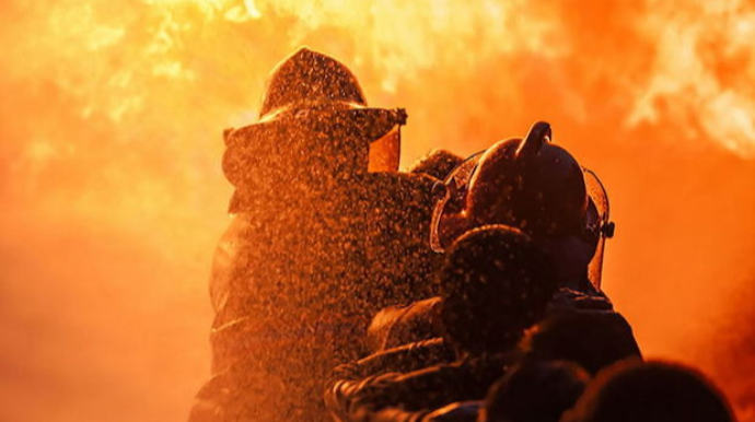 İki neft emalı zavoduna PUA hücumu oldu - VİDEO 