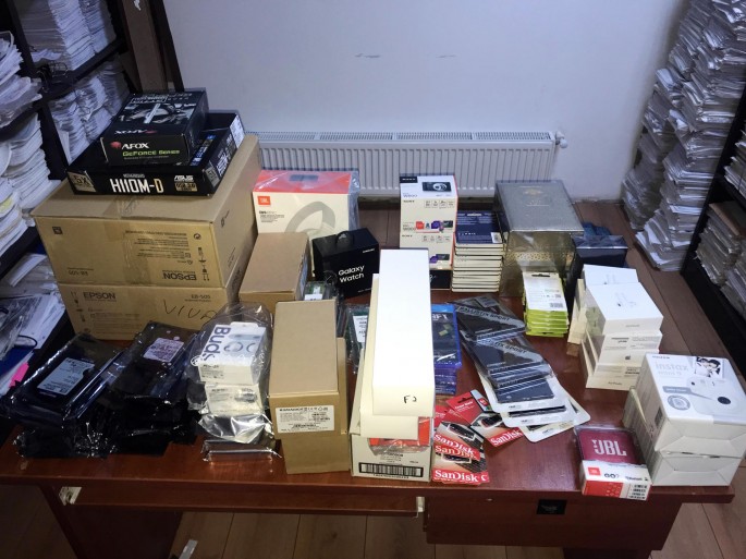 Hava limanında külli miqdarda bəyan edilməyən elektronika malları aşkar edilib