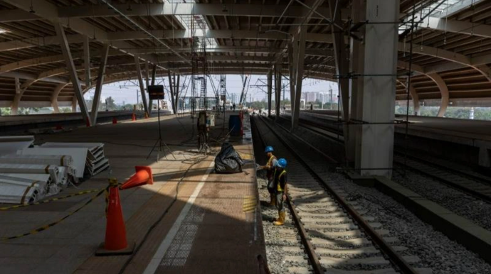 Dəmir yolu xəttində qəza: 11 nəfər öldü