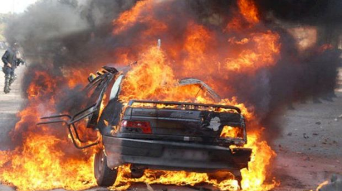 Bakıda avtomobil yanıb, sürücü xəsarət alıb 