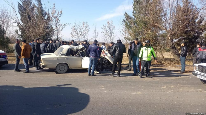 Bərdədə ağır qəza  - idarəetməni itirərək ağaca çırpıldı