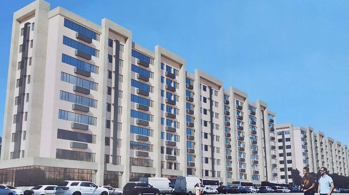 Yaşayış binasının hüdudları daxilində avtomobil duracaqlarının təşkili mümkündür