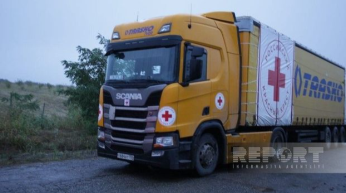Rusiya QXC-nin Qarabağdakı erməniəsillilərə göndərdiyi ərzaq maşını Xankəndiyə yola salınıb  - FOTO - YENİLƏNİB