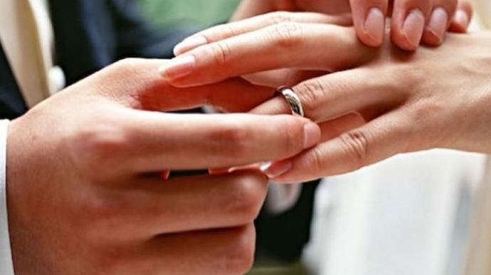 Yetkinlik yaşına çatmayan qızın nişanının qarşısı alındı 