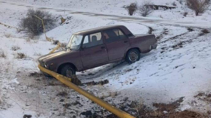 Maşın qaz xəttinə çırpıldı, 5 kənd qazsız qaldı - FOTOLAR 