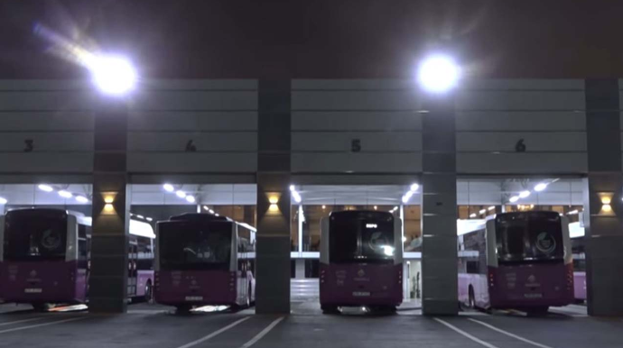 Gecələr işini bitirən avtobuslar hara gedir? - “Xaliq Faiqoğlu”nun  qarajından reportaj - VİDEO