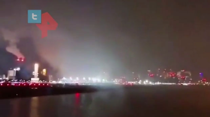 Londonda güclü yanğın sərnişinlərin aeroport ərazisinə yaxınlaşmasına mane olub  - VİDEO