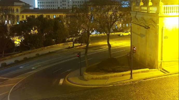 Bakının mərkəzində bağlı olan yol açılıb - FOTO 