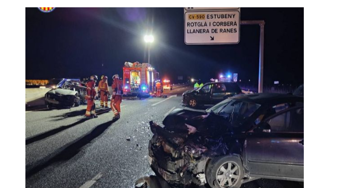 В Испании при столкновении четырех автомобилей погибли по меньшей мере пять человек  - ВИДЕО 