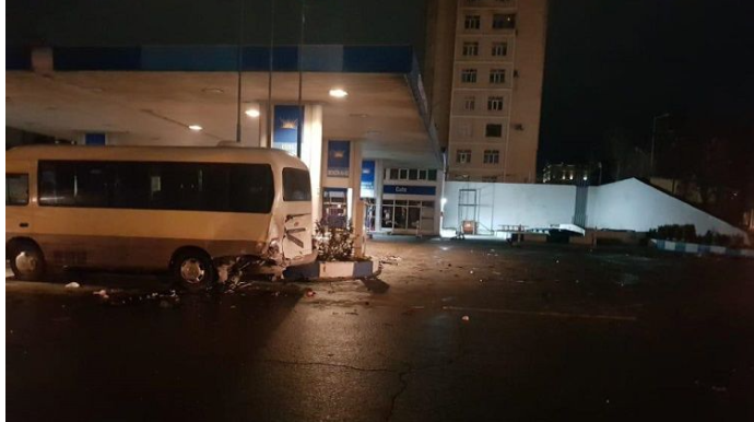 "Mercedes" və "Hyundai" mikroavtobusa 4 ağır yaralı  - FOTO