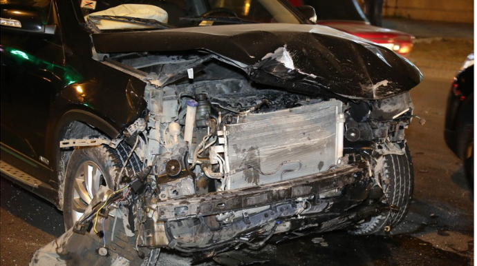 Gəncədə iki avtomobil toqquşdu, sürücü öldü   