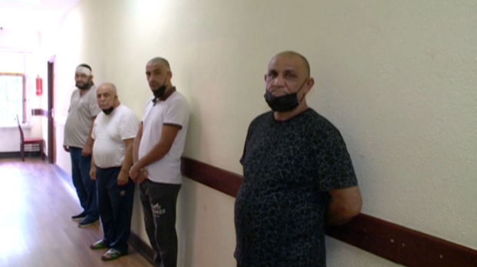 Şəmkirdə evə basqın:  Quldurlar ev sahibini döyüb, cibindəki 6 manatı götürdülər  - FOTO