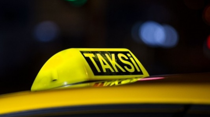 Bakıda yüzlərlə sürücü iki taksi şirkətini boykot etdi- "Maksim" və "Omeqa" 