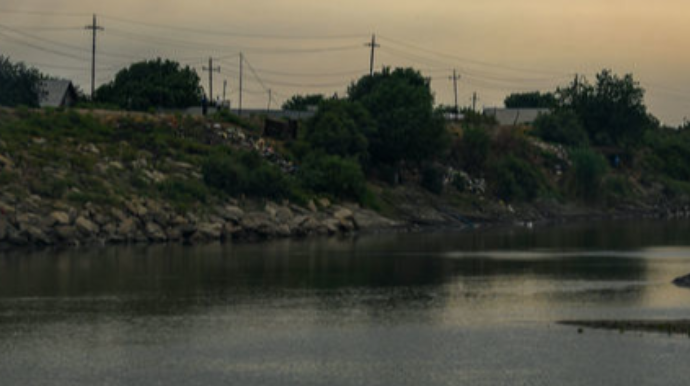 В Самур-Абшеронский канал упала "Нива": ведутся поиски водителя