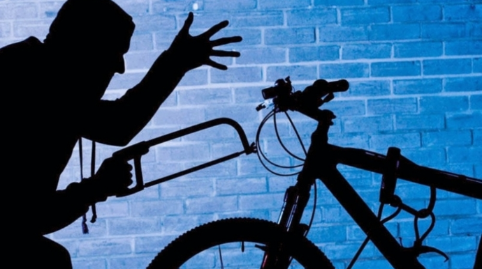 Bakıda evlərin girişindən 3950 manatlıq velosiped oğurlanıb 