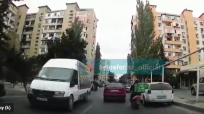 Bakıda ölümə gedən motokuryer  - 1 manata görə canından olacaq  - VİDEO