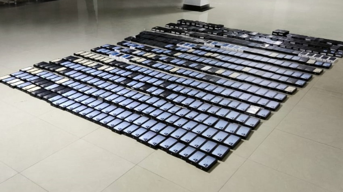 Sərhəddən siqaret və mobil telefon keçirməyə cəhd edən yük maşınları saxlanıldı   - FOTO