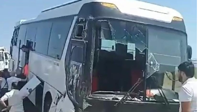 Bakı-Qazax yolunda ağır qəza: avtobus "KamAZ" la toqquşdu   - VİDEO