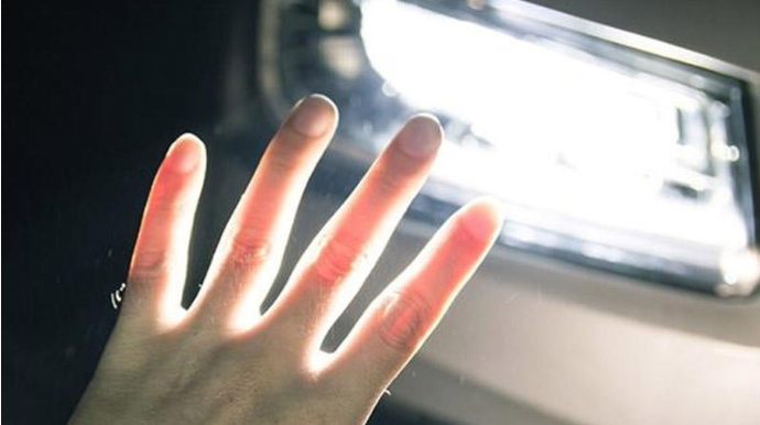 Zaqatalada avtomobil azyaşlını vurub